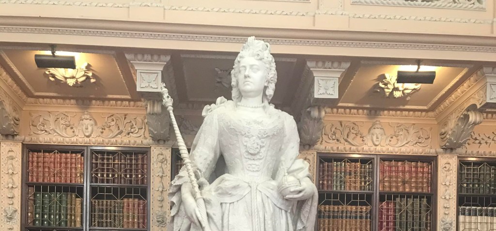 19. A Statue of Queen&nbsp;Anne
